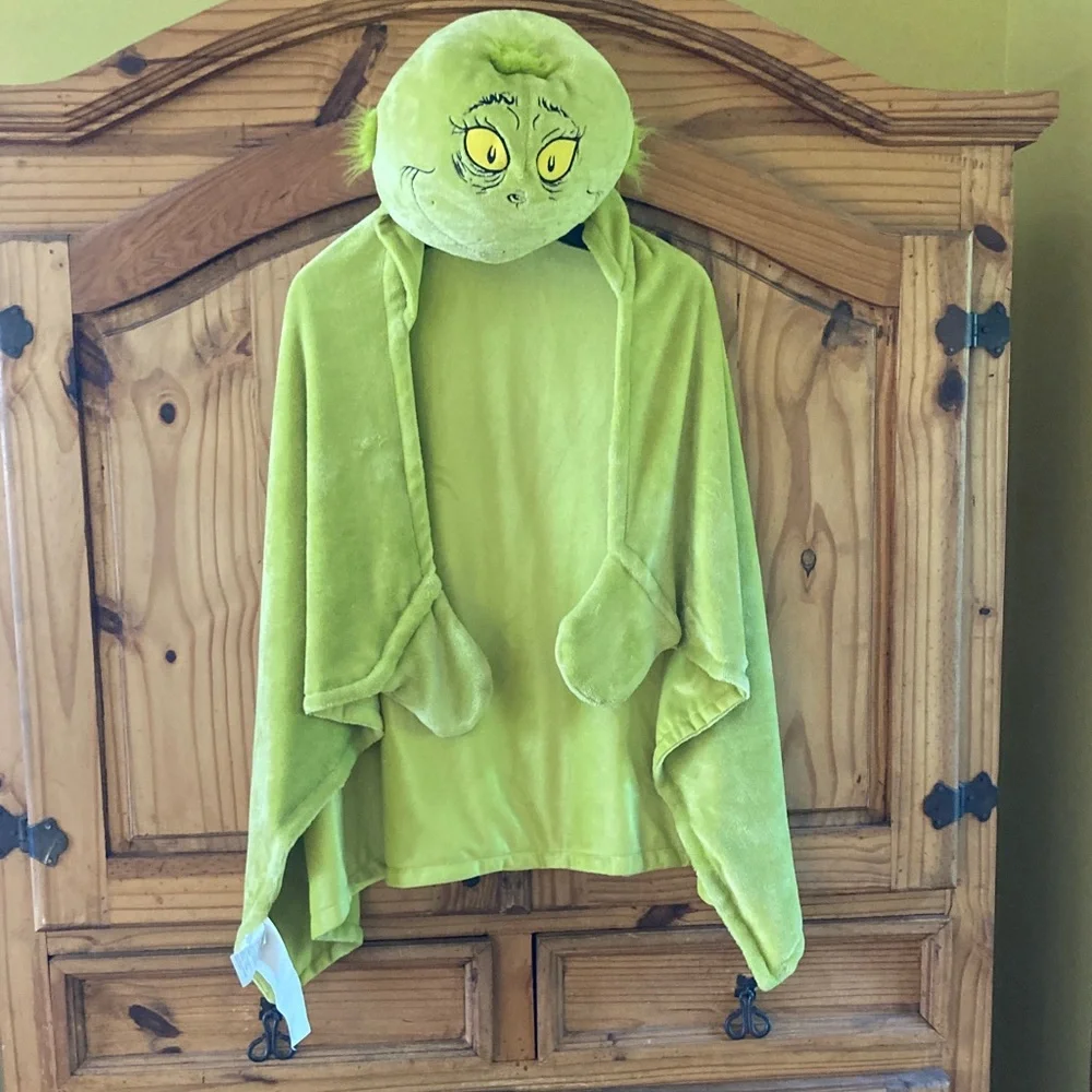 The Grinch green plush hooded towel